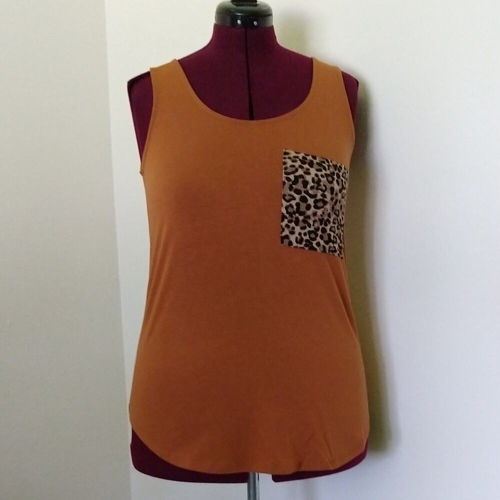 Medium Zenana Leopard Print Pocket Tank Top in Almond Orange - Picture 3 of 13